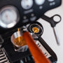 Naked portafilter met convex filterbakje 54mm in een Sage Barista Express