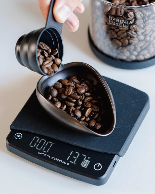 Coffee dosing tray for weighing your coffee beans, with coffee scales and vacuum storage container